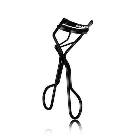 CHANEL Other - Chanel ✨JAPAN EXCLUSIVE ✨ Recourbe Cils de Chanel Black Eyelash Curler